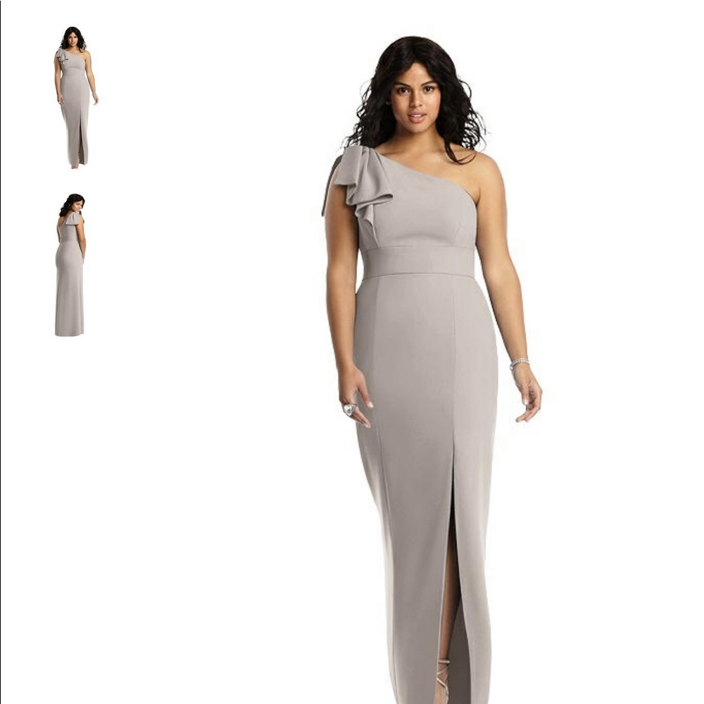 Bridesmaid/mother of the bride gown. Never worn.